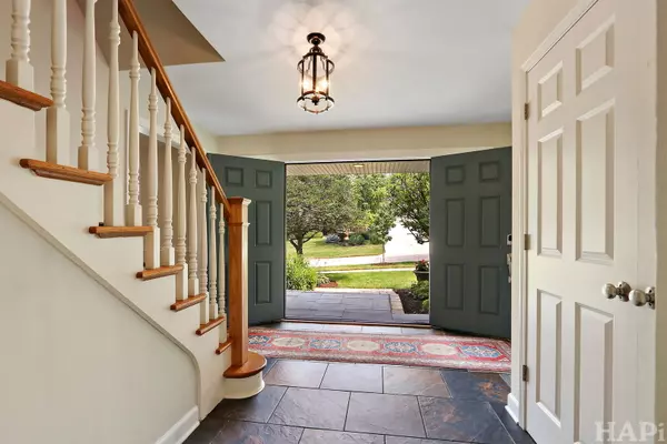 Northbrook, IL 60062,1423 Woodhill DR