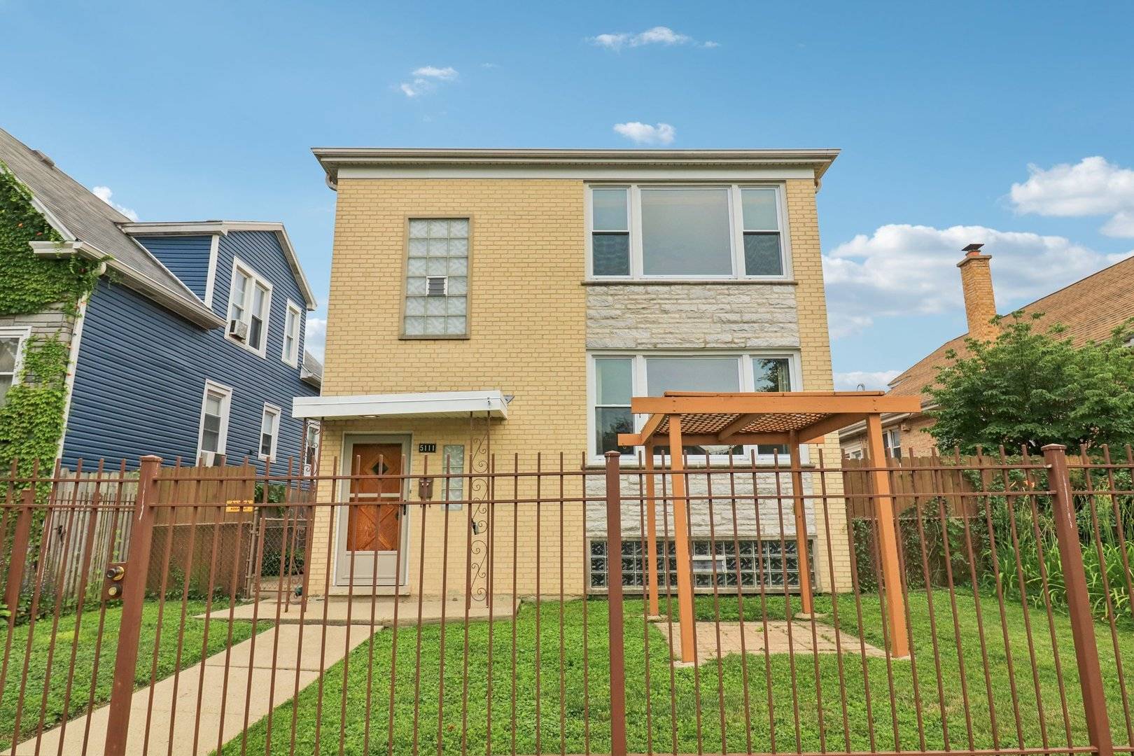 5111 W Waveland AVE, Chicago, IL 60641