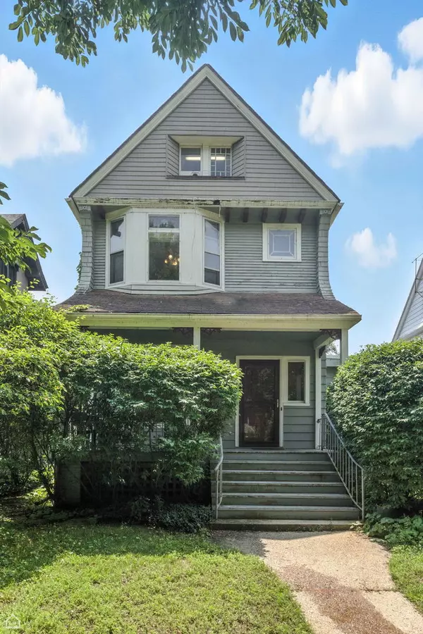 Evanston, IL 60202,828 Monroe ST