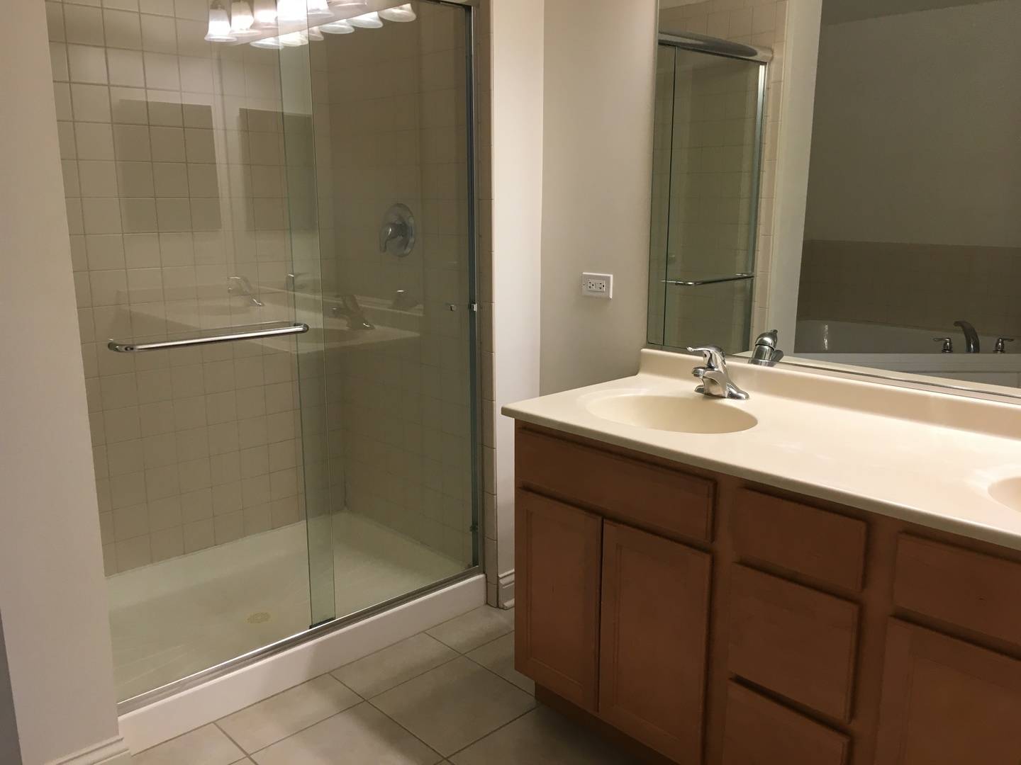 Arlington Heights, IL 60004,3400 N Old Arlington Heights RD #306
