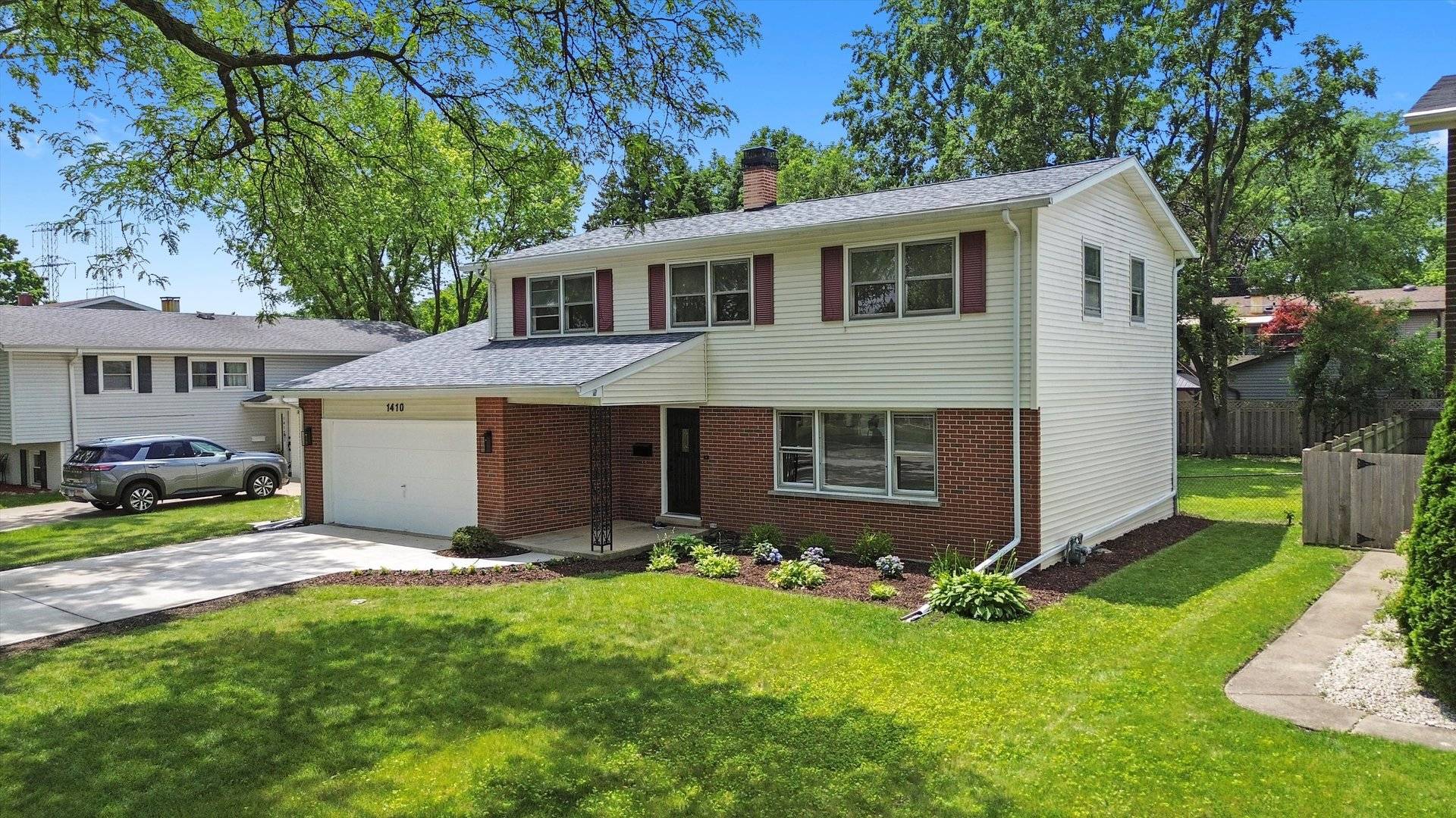 Mount Prospect, IL 60056,1410 S Cypress DR