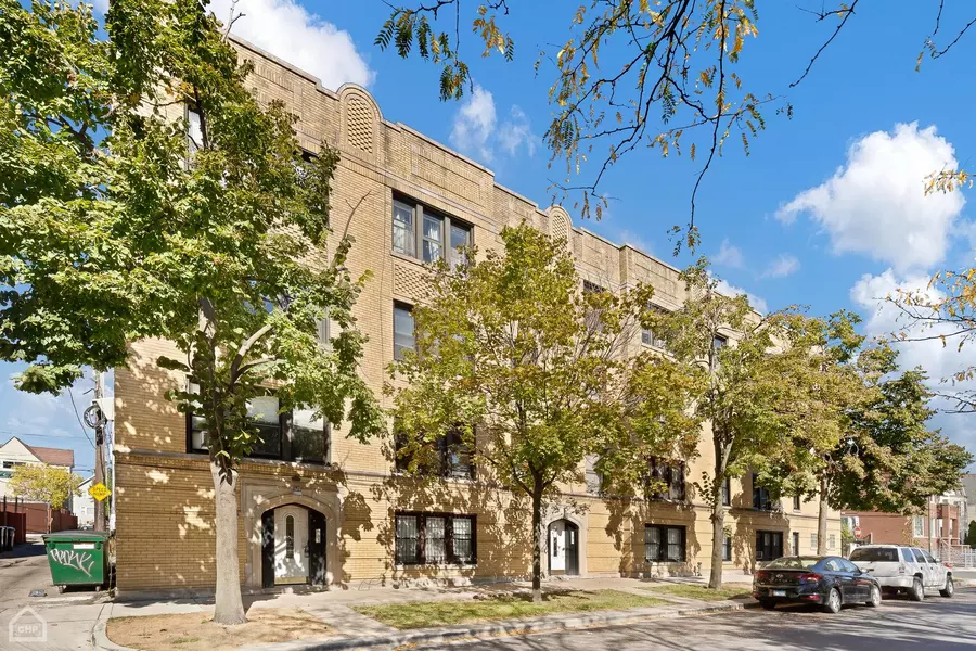 3608 W Dickens AVE #2W, Chicago, IL 60647