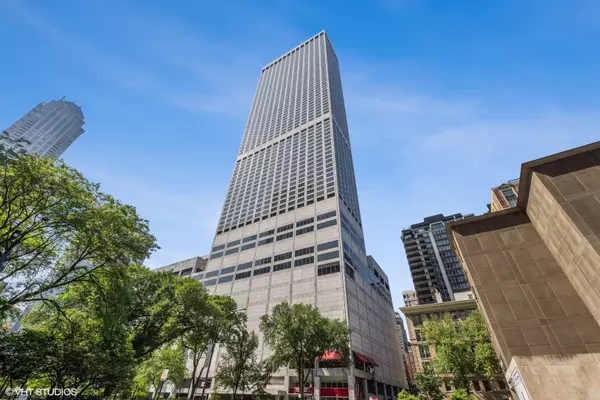 180 E PEARSON ST #5401, Chicago, IL 60611