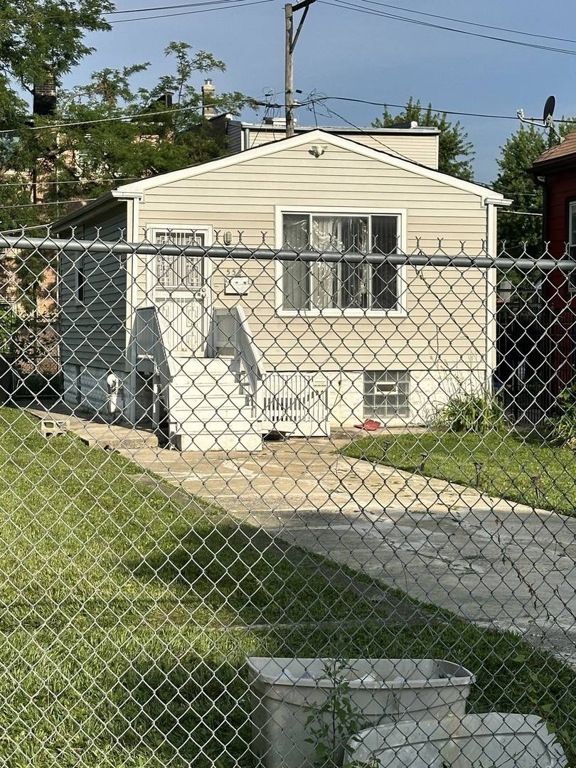 Chicago, IL 60636,5526 S Oakley AVE