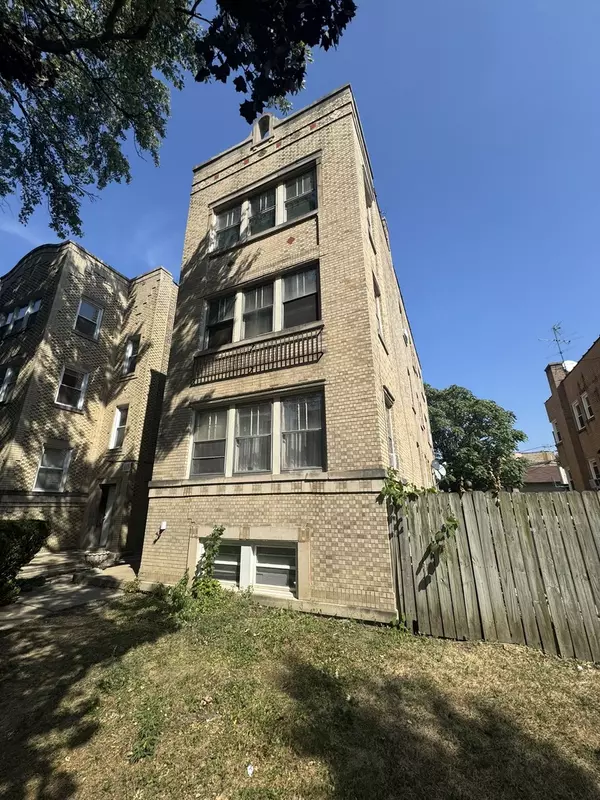 5709 N Spaulding AVE, Chicago, IL 60659