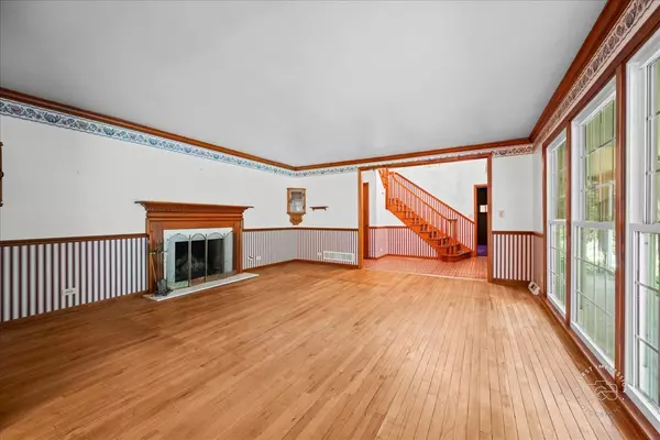 St. Charles, IL 60175,6N400 Old Homestead RD