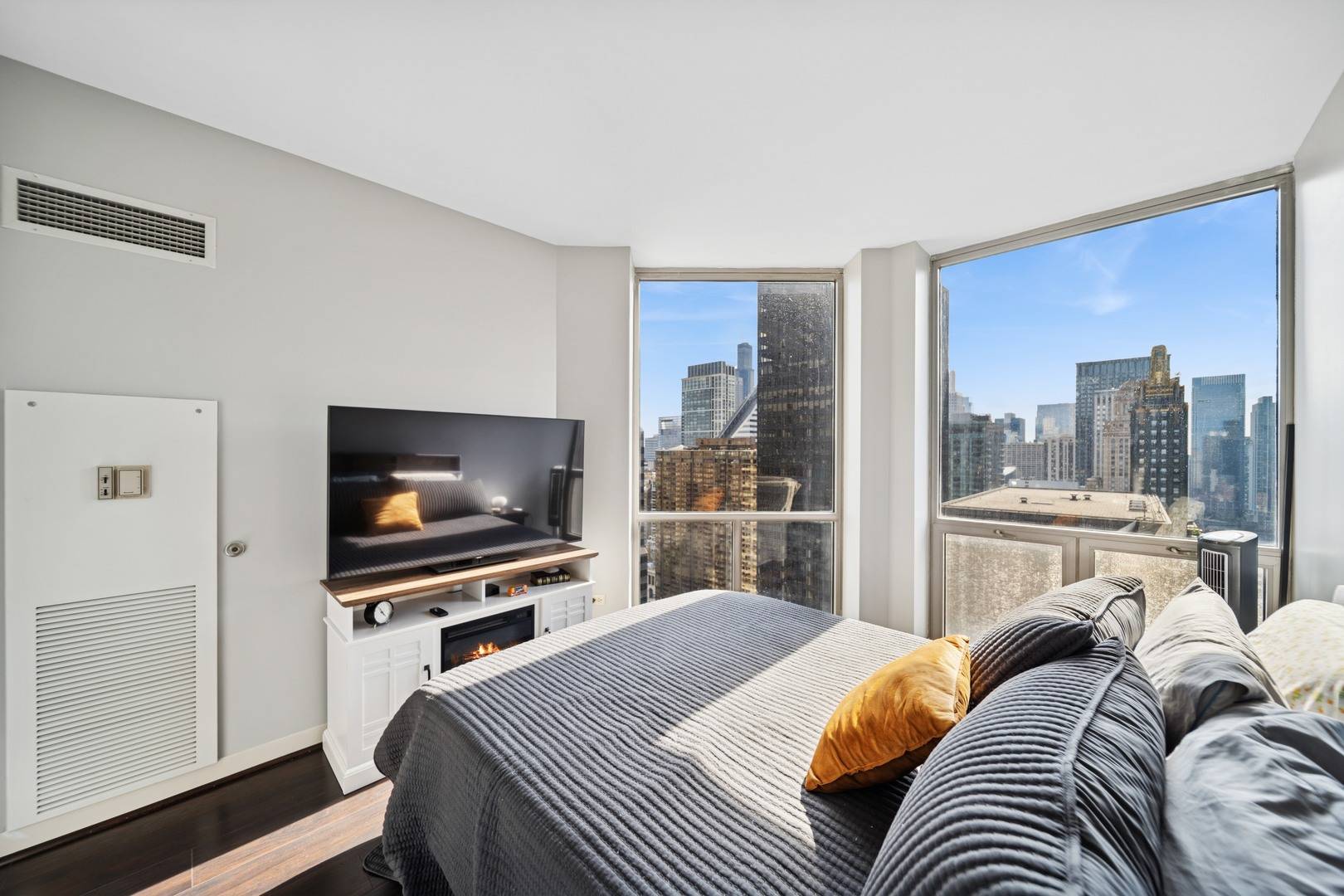 Chicago, IL 60601,222 N Columbus DR #3702