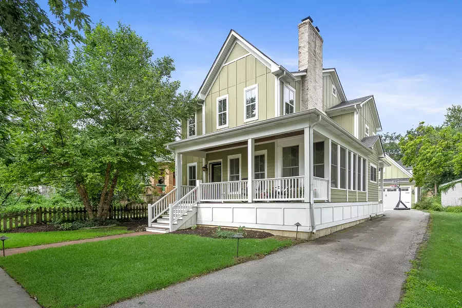 4924 Linscott AVE, Downers Grove, IL 60515