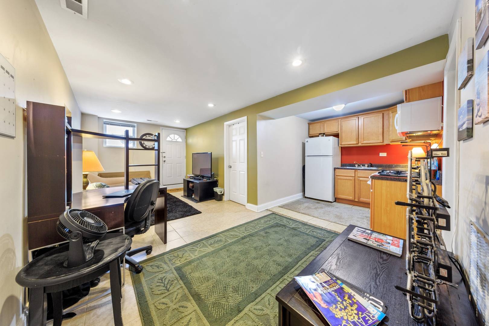 Chicago, IL 60612,921 S Oakley BLVD #G