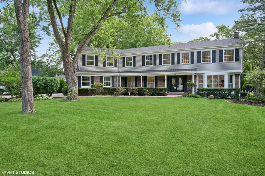 26 Berkshire LN, Lincolnshire, IL 60069