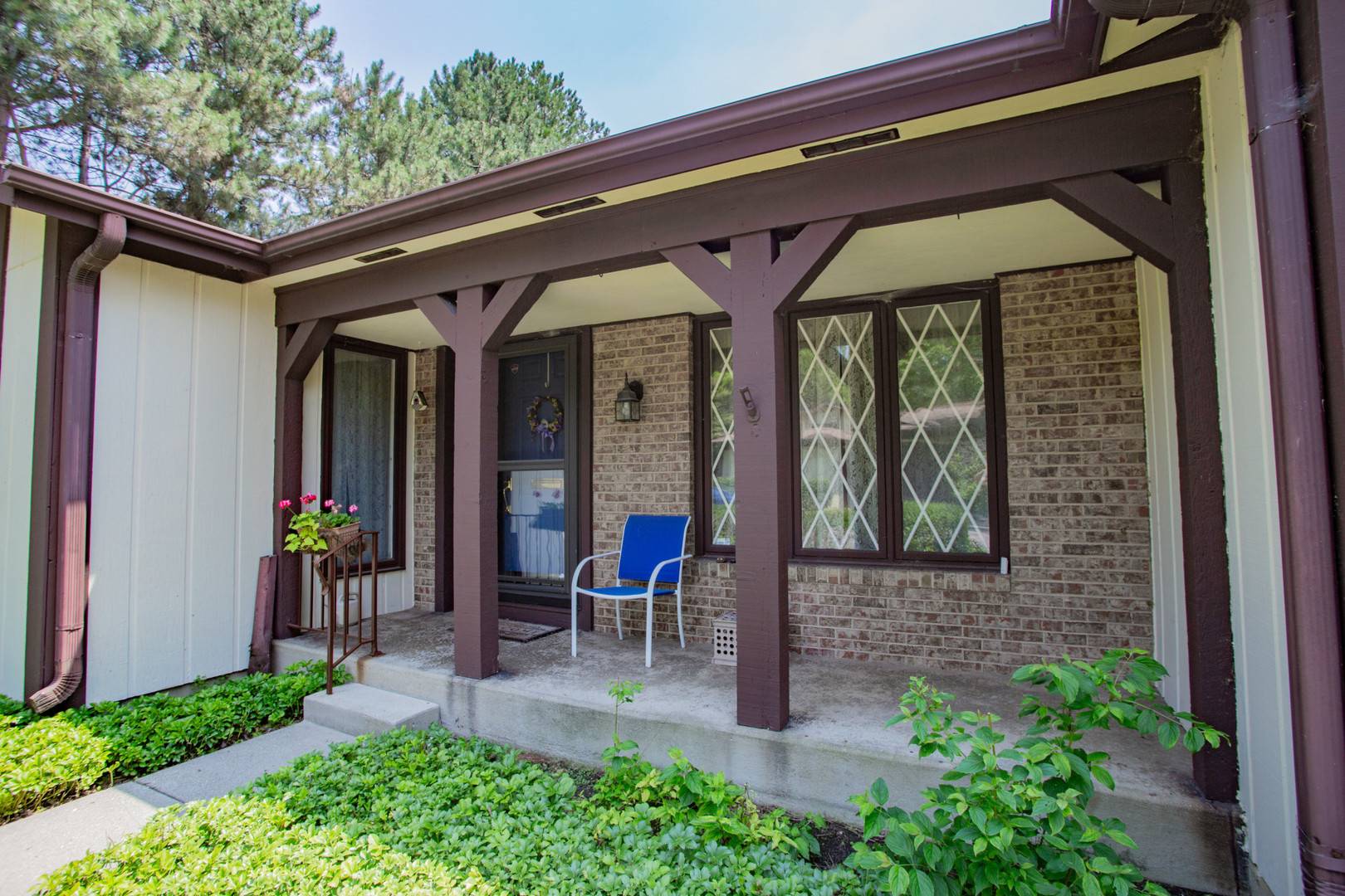 Glenview, IL 60025,1436 Estate LN