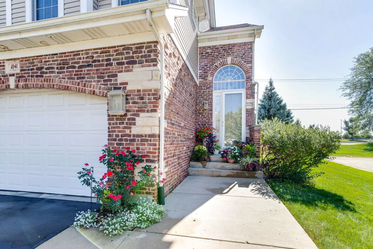 Palatine, IL 60067,1041 W Bogey LN