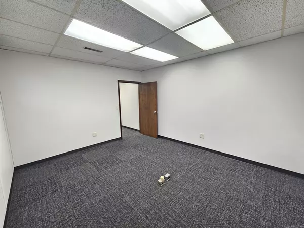 Sterling, IL 61081,603 1st AVE #101