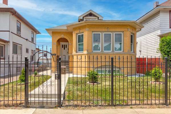 1308 N Waller AVE, Chicago, IL 60651
