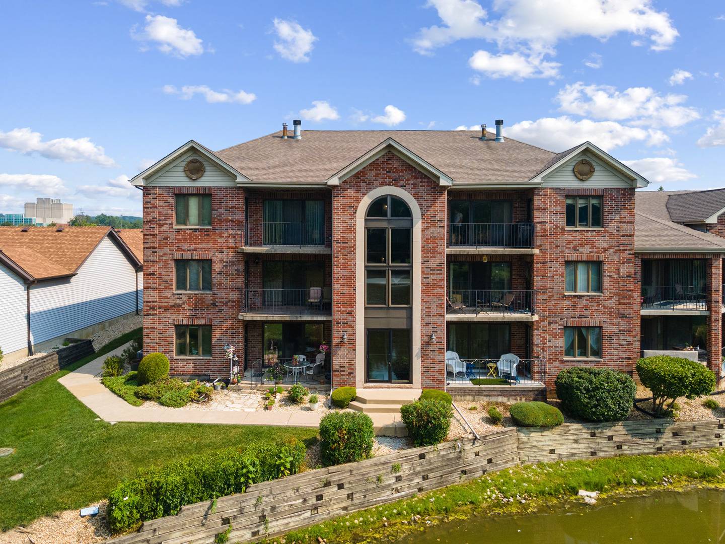 Palos Hills, IL 60465,8697 W 111th ST #2D
