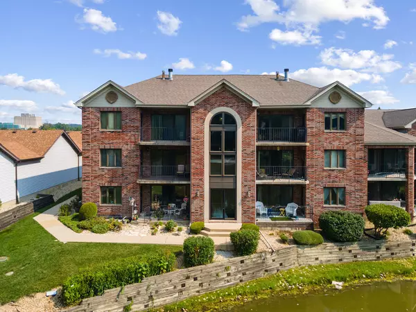 Palos Hills, IL 60465,8697 W 111th ST #2D