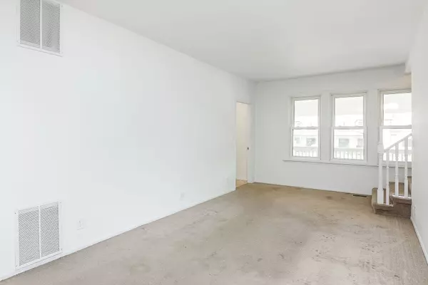 Wheaton, IL 60187,818 E Indiana ST