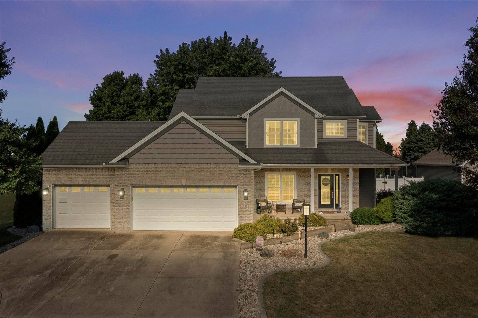 1501 Quarry RD, Mahomet, IL 61853