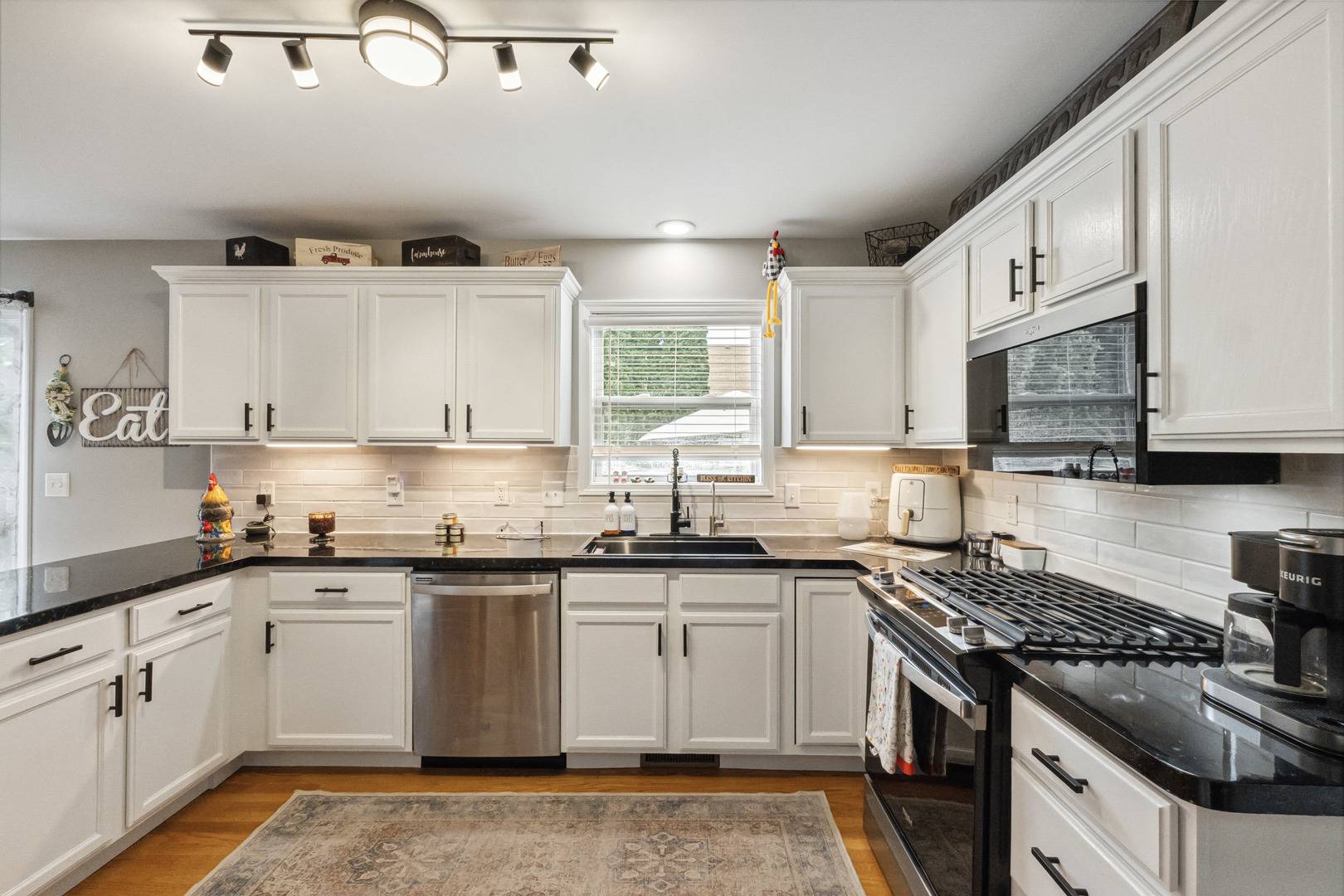 Dekalb, IL 60115,423 W Taylor ST W