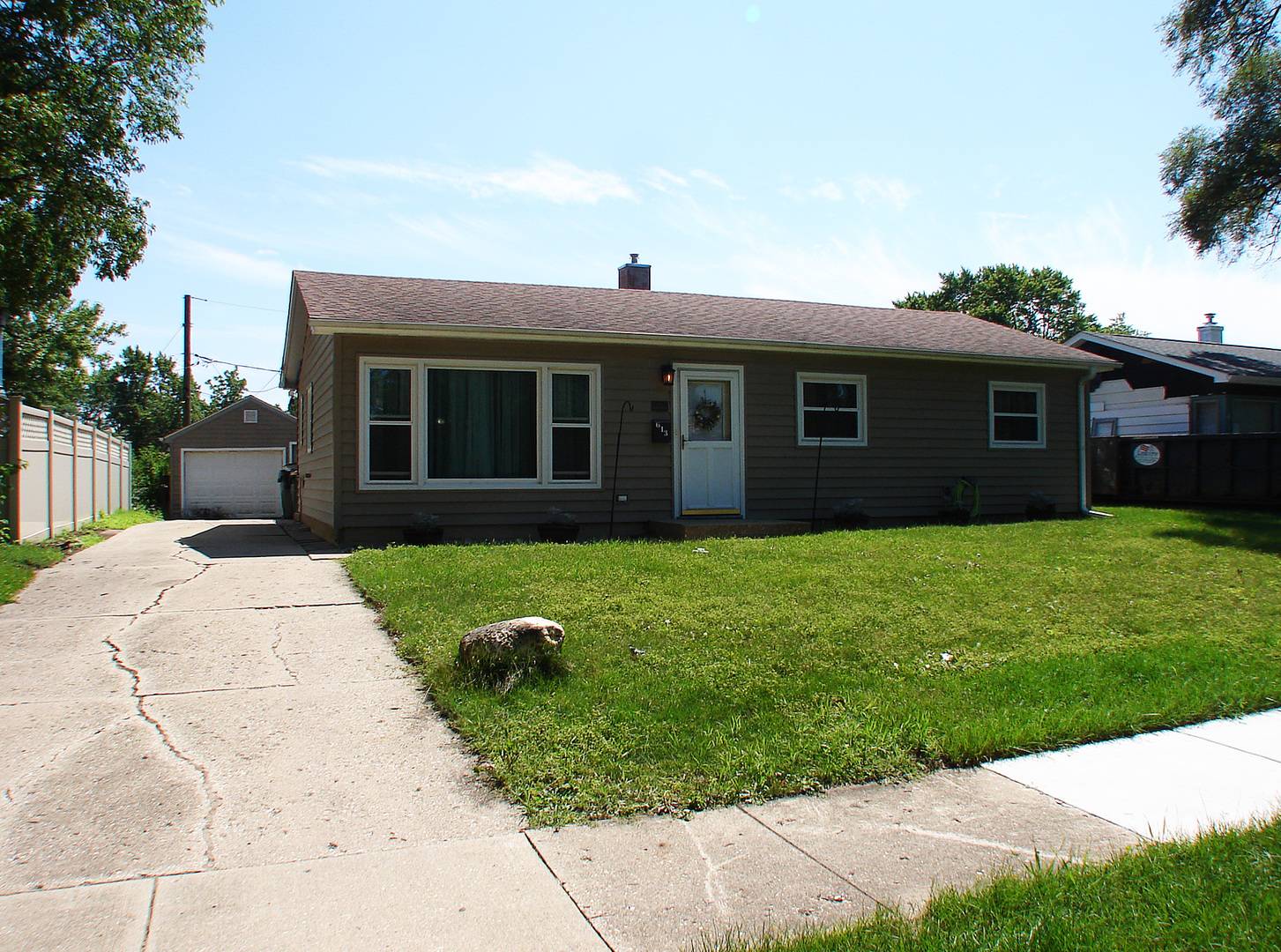 613 BONNIEBROOK AVE, Mundelein, IL 60060