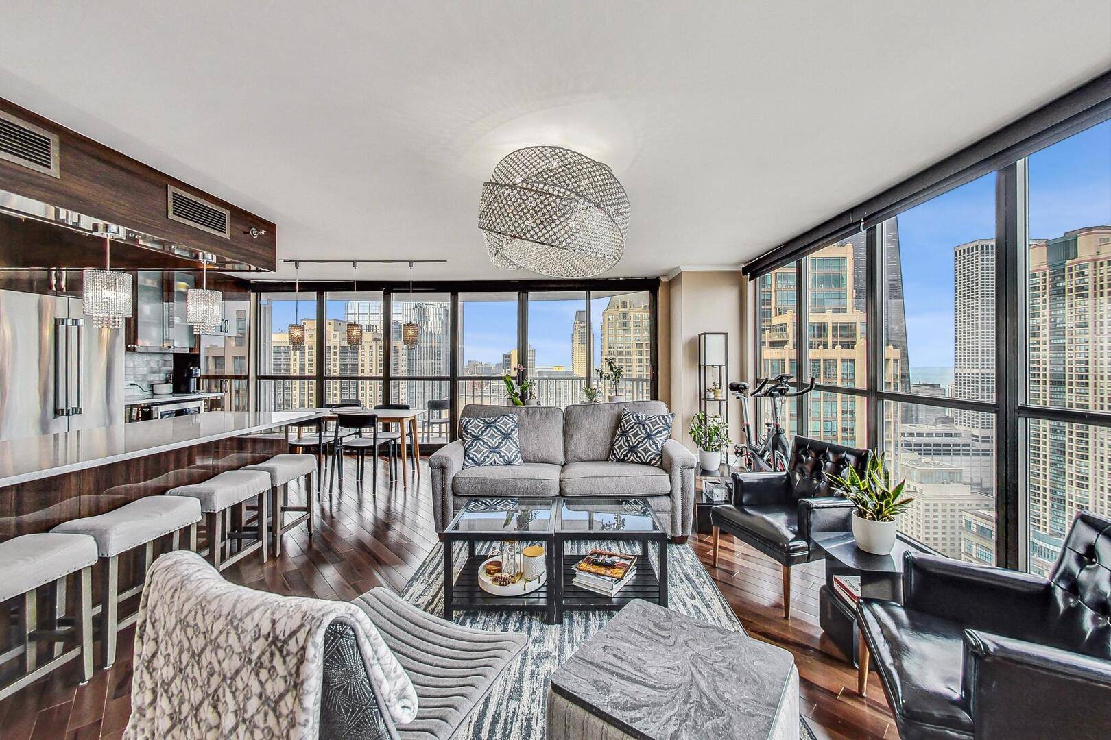 Chicago, IL 60611,10 E Ontario ST #4808
