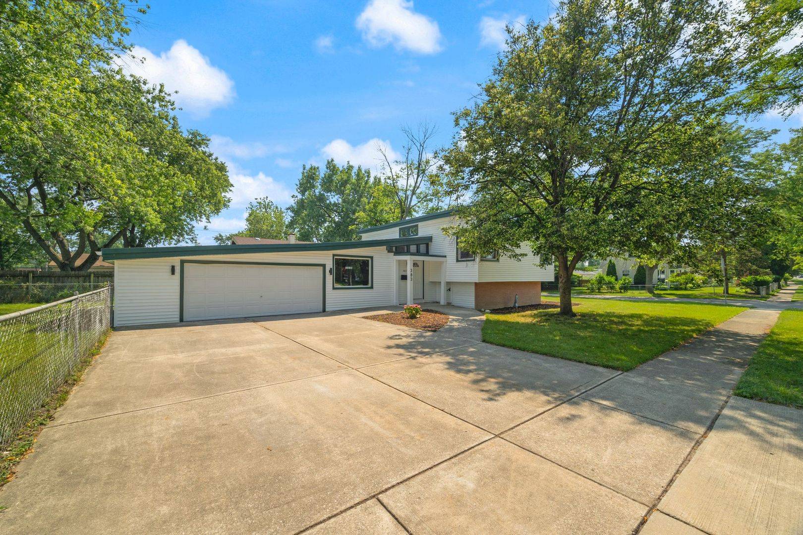 Villa Park, IL 60181,383 N Lincoln AVE