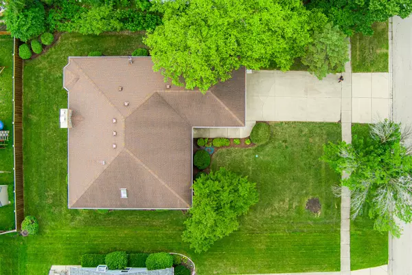 Bartlett, IL 60103,833 Francine DR