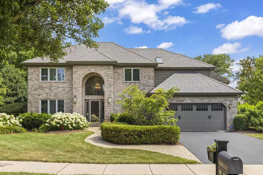 816 Spindletree AVE, Naperville, IL 60565