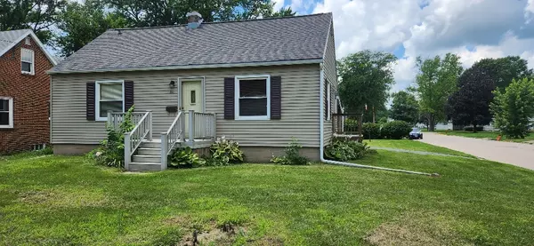 911 Avenue G, Sterling, IL 61081