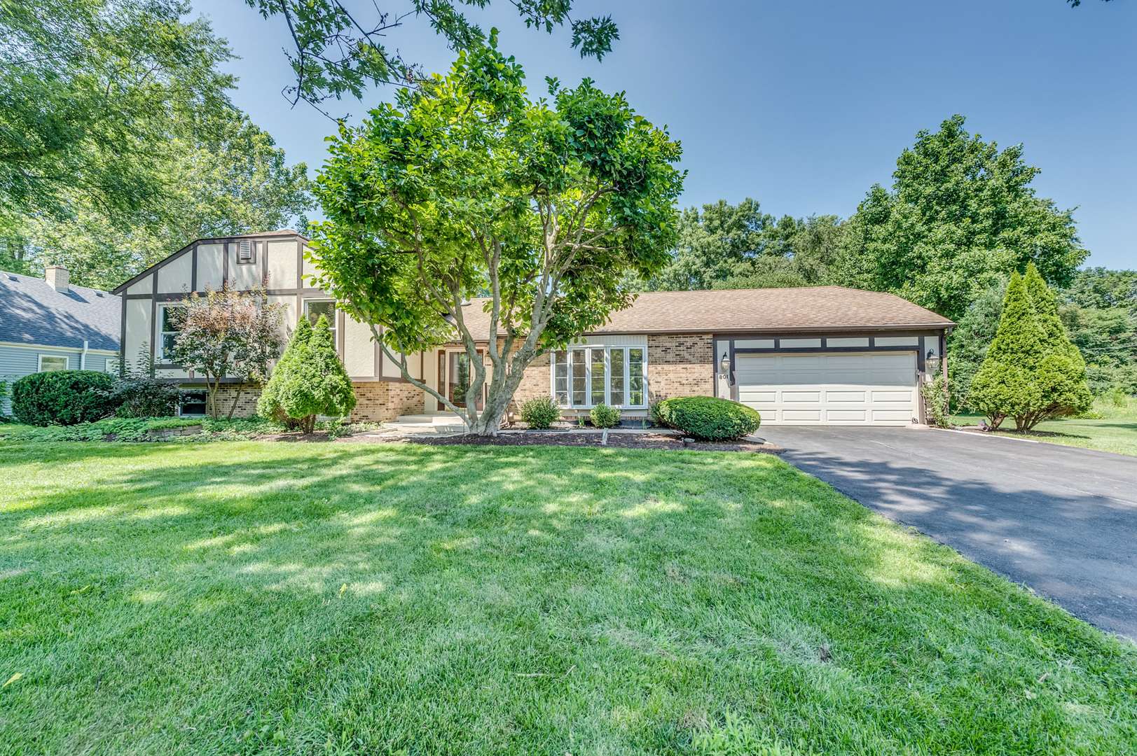 801 W Fabyan Pkwy, Geneva, IL 60134