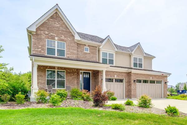 1945 N Lake Charles DR, Vernon Hills, IL 60061