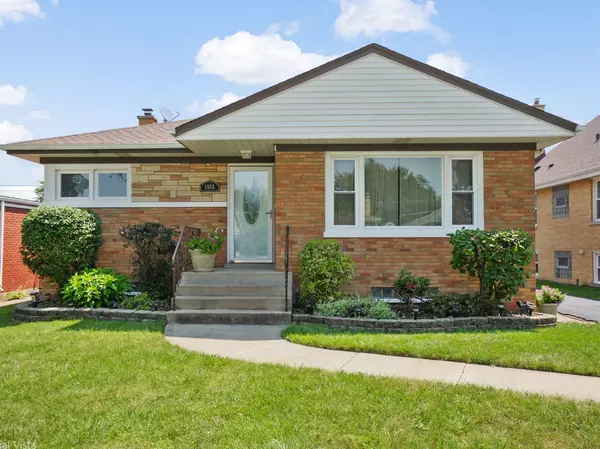 1865 Buckingham AVE, Westchester, IL 60154