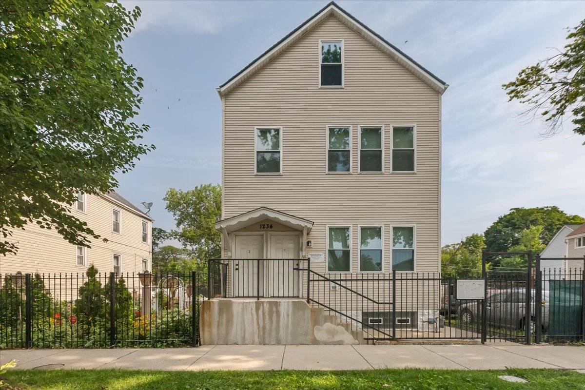 1234 W 49th PL #1F, Chicago, IL 60609