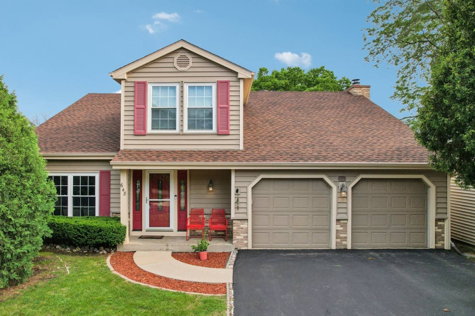 648 White CT, Gurnee, IL 60031