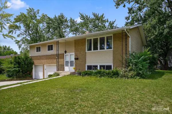 Palatine, IL 60074,306 N Bissell DR