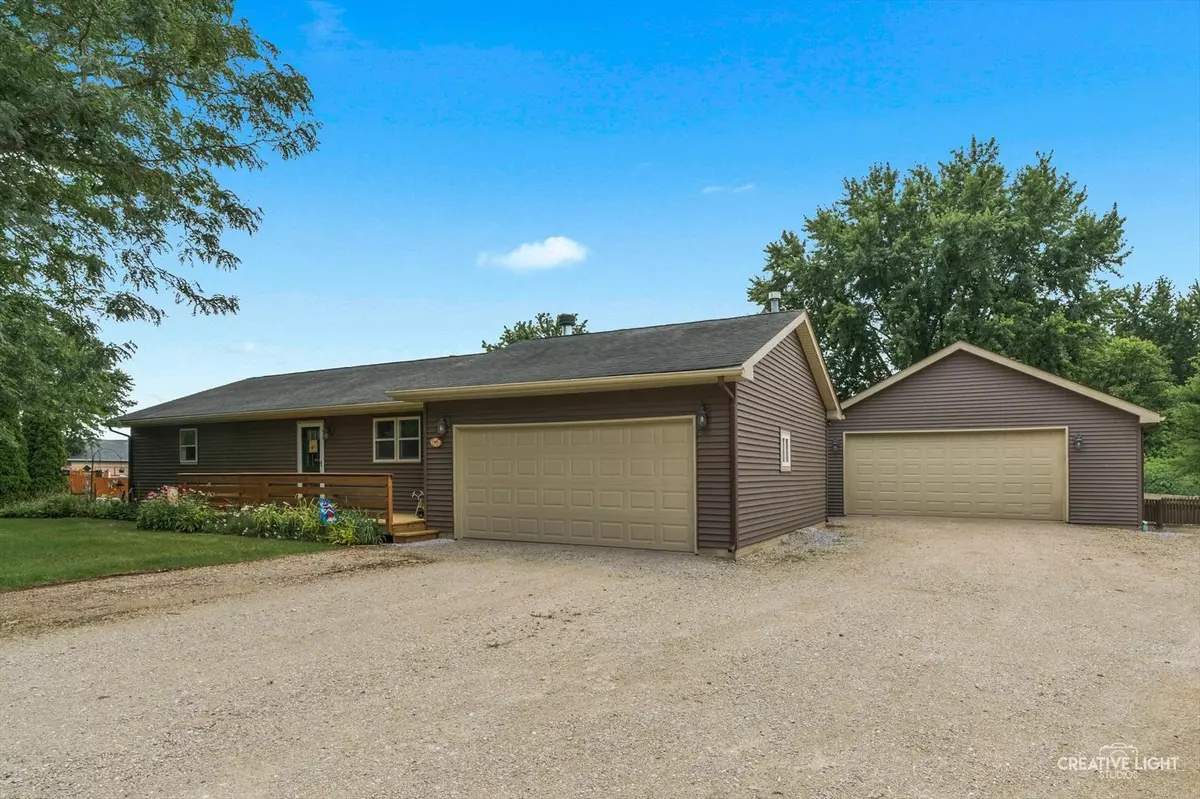 Plano, IL 60545,14 Earl ST