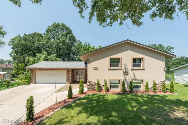 7004 Roberts DR, Woodridge, IL 60517