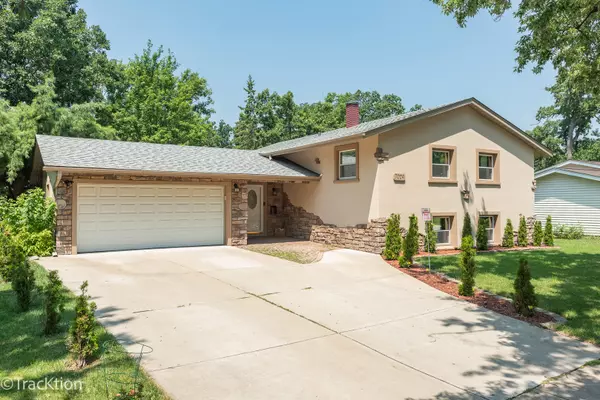 Woodridge, IL 60517,7004 Roberts DR