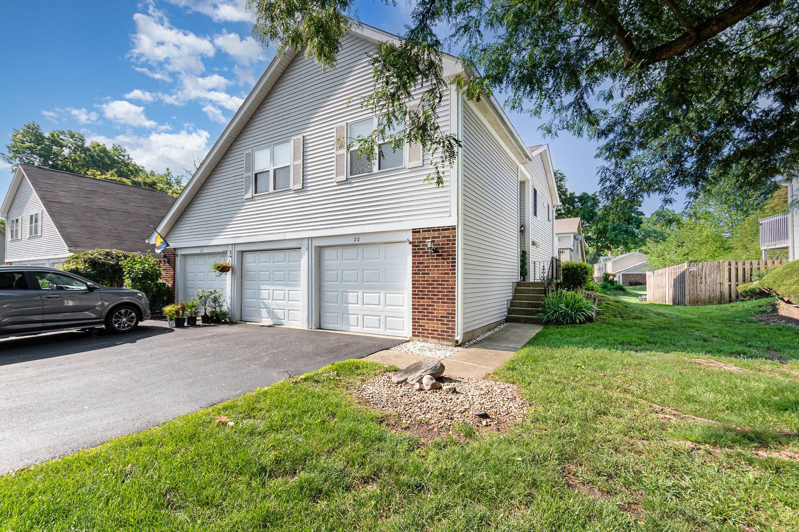 Cary, IL 60013,20 Willow CIR