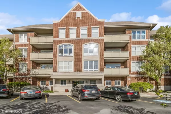 77 N Quentin RD #401, Palatine, IL 60067