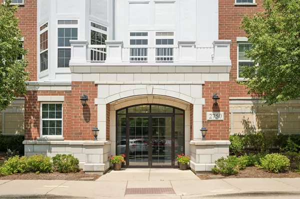 2750 Commons DR #307, Glenview, IL 60026
