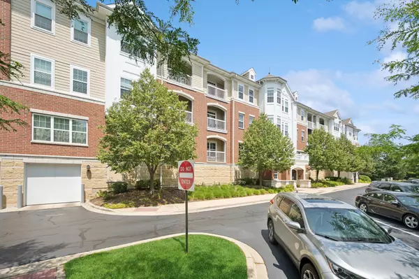 Glenview, IL 60026,2750 Commons DR #307