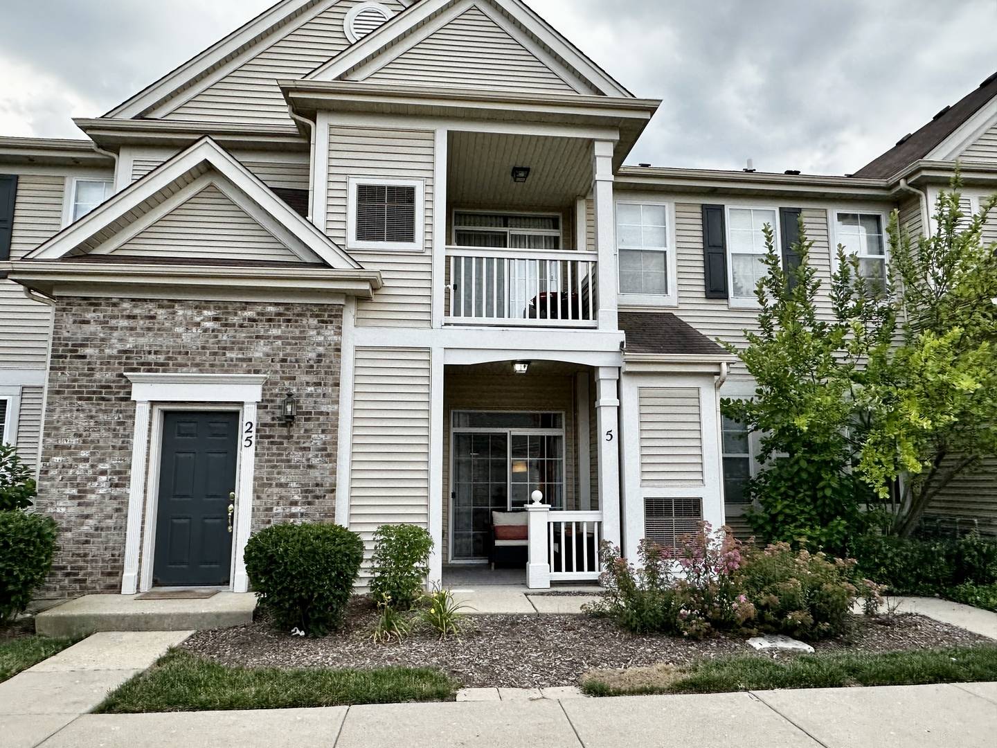 2245 Aurora DR #5, Pingree Grove, IL 60140