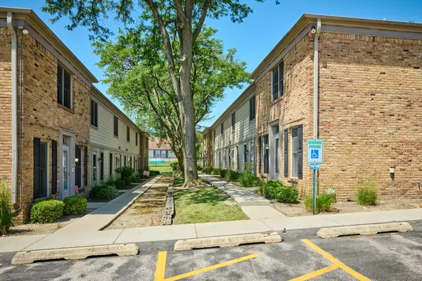 Hoffman Estates, IL 60194,1832 BRISTOL WALK LN #0
