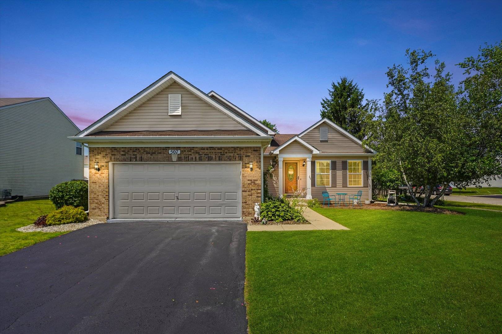 507 Driftwood LN, Harvard, IL 60033