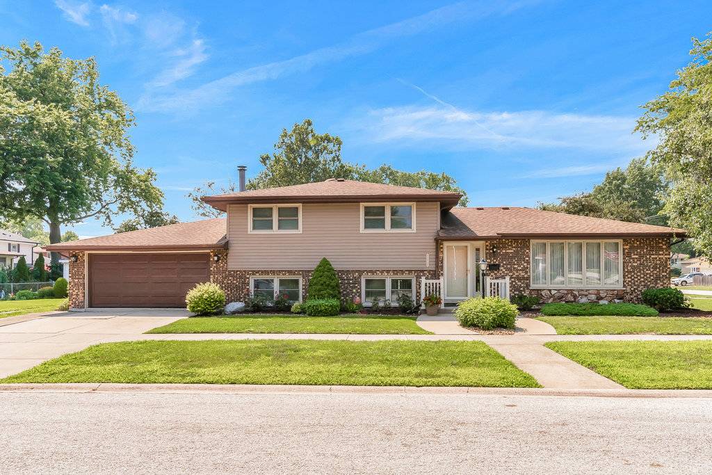 4301 W 107th ST, Oak Lawn, IL 60453