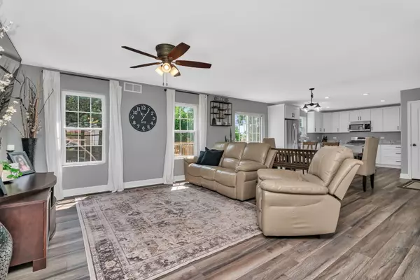 Morris, IL 60450,2277 Parklake DR