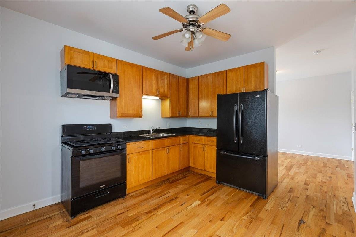 Chicago, IL 60609,1234 W 49th PL #2R
