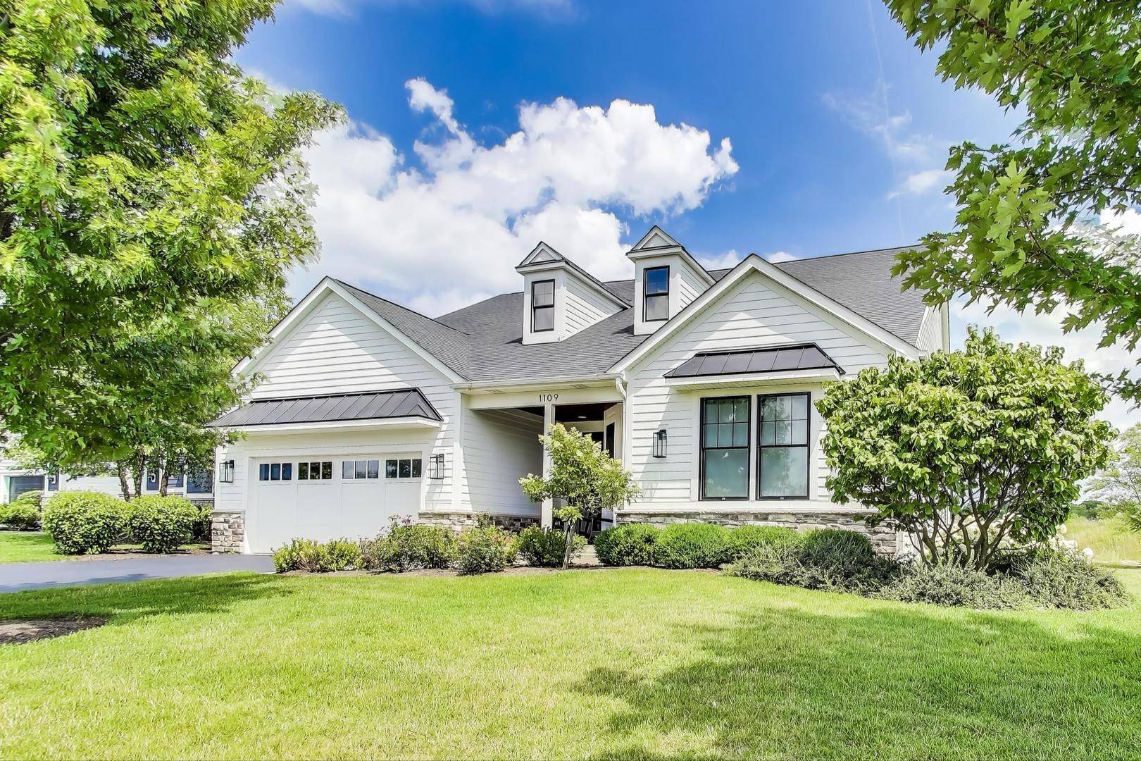 Libertyville, IL 60048,1109 Rebecca CT
