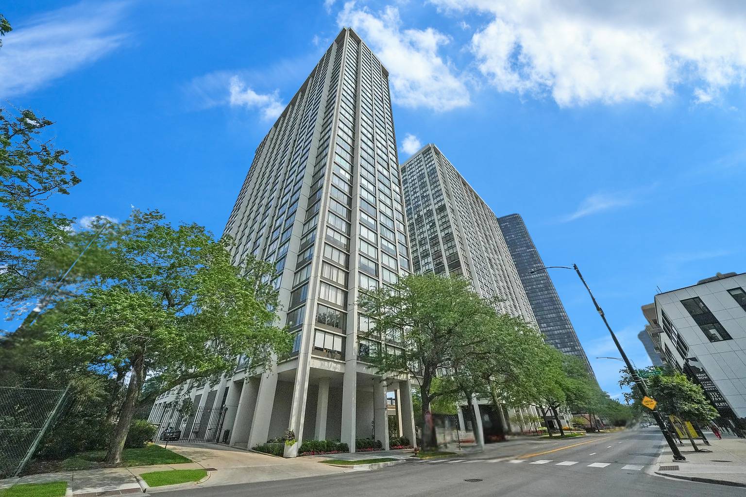 5455 N Sheridan RD #1008, Chicago, IL 60640